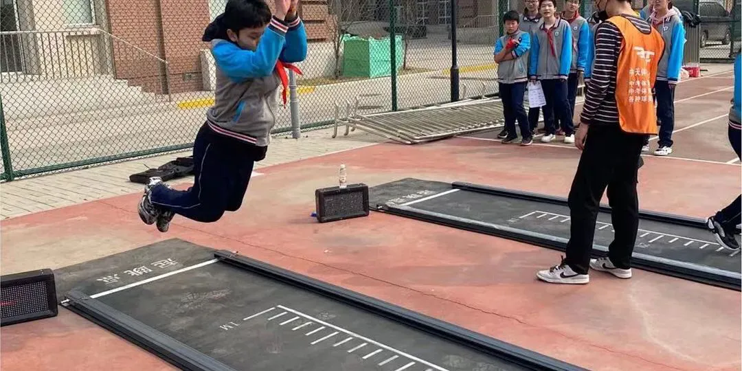 如何通过比赛提升篮球技能_2
